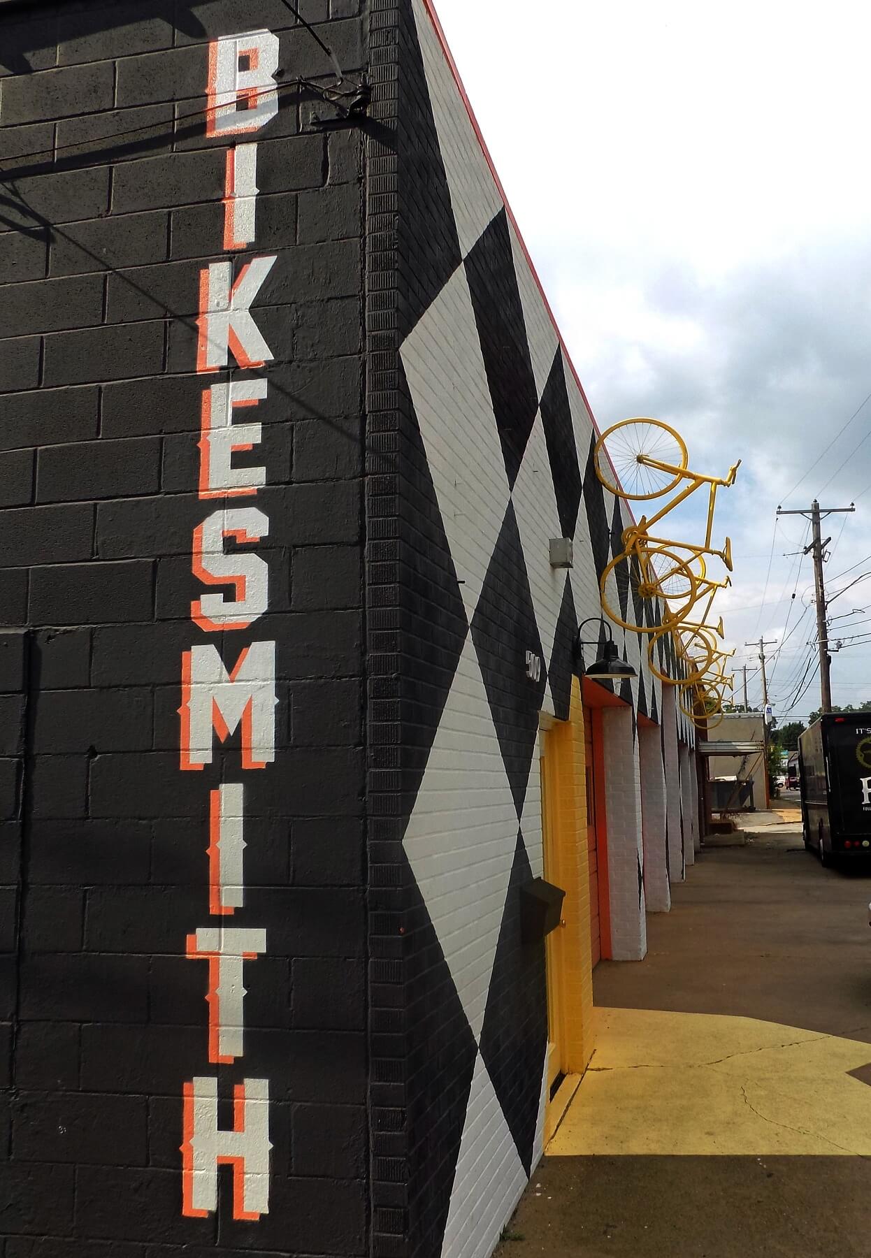 We love the Bikesmith's sharp paint job! We love the Bikesmith's sharp paint job!