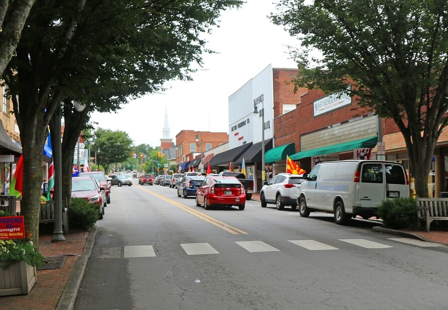 Make sure to do a little shopping in nearby Waynesville. Make sure to do a little shopping in nearby Waynesville.