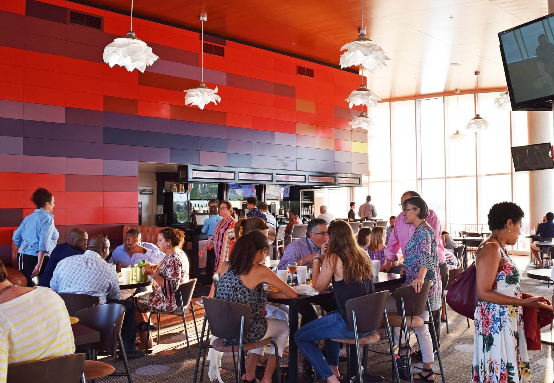 The Front Porch at Beale Street Landing has been made over into a happenin’ spot by Majestic Grille owners Patrick and Deni Reilly.