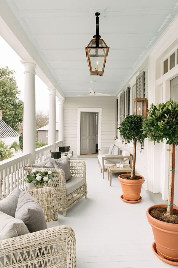 Betsy chose Janus et Cie janusetcie.com woven chairs for 86 Cannon’s piazza. The furniture and paint colors are intentionally neutral to allow the original architecture of the house to shine, says Betsy.