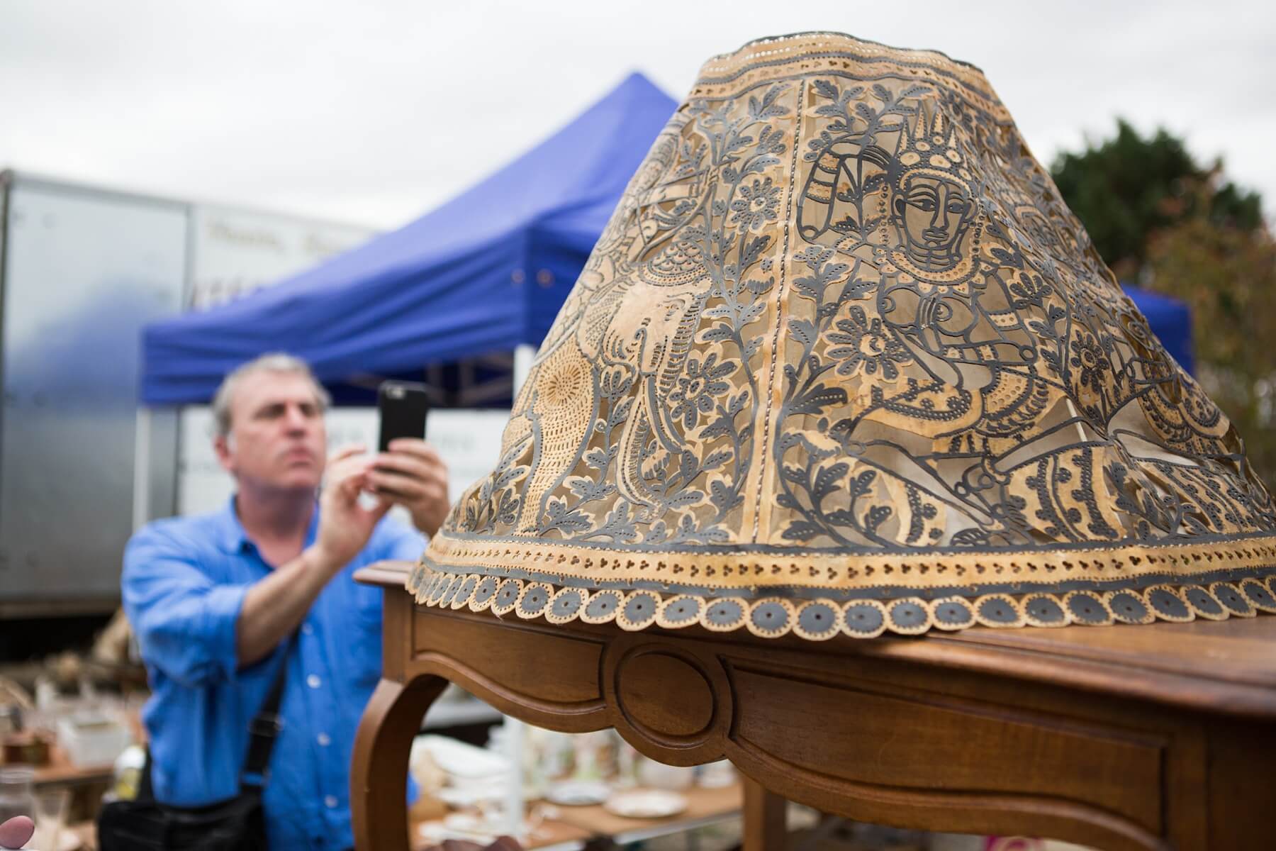 Indoors and out, vendors from across Europe offer a wide range of antiques and vintage pieces, from furniture to accessories to art.
