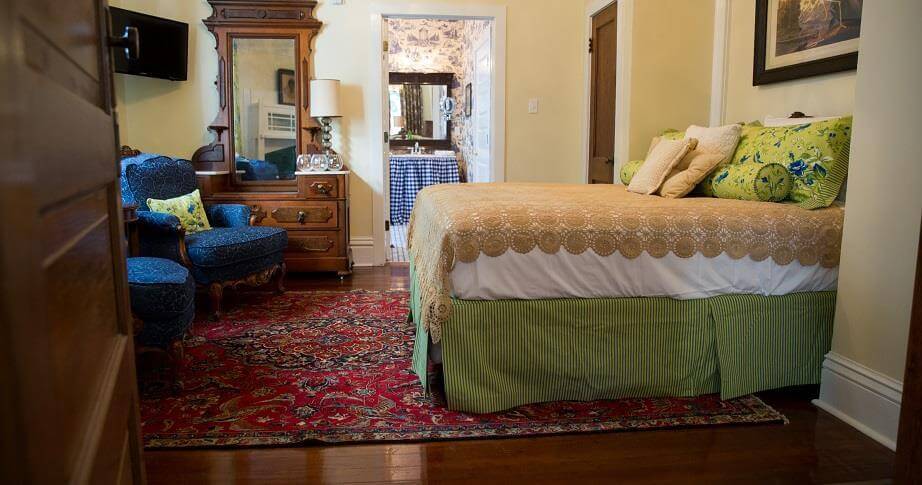 Each of the rooms at The Guest House at Gulfport feature beautiful antique furniture and en suite bath. Each of the rooms at The Guest House at Gulfport feature beautiful antique furniture and en suite bath.