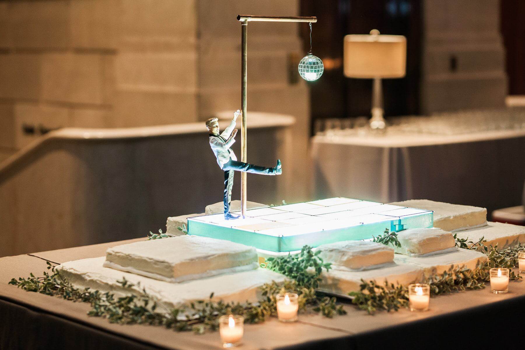 Hunter didn’t plan to have a groom’s cake, but Miller’s dad surprised the bride and groom with a custom cake made to look like the dance floor at Paula & Raiford’s, the legendary disco spot in downtown Memphis where Hunter and Miller love to dance the night away.