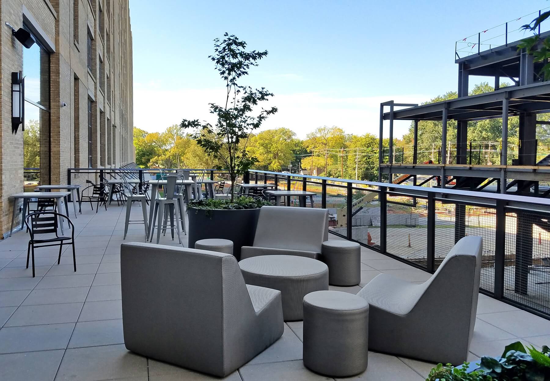 This patio on north side of building overlooks the construction of the soon-to-be Crosstown Theater. Crosstown Concourse — This patio on north side of building overlooks the construction of the soon-to-be Crosstown Theater.