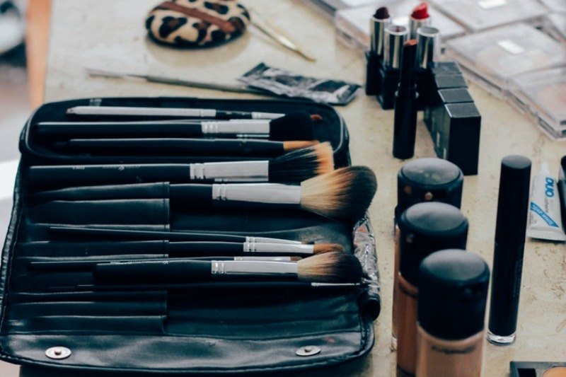 Find your perfect foundation for a flawless face with these options! Image: <a href="https://unsplash.com/photos/BkaD07QEiJc" target="_blank" rel="noopener">Manu Camargo </a> Find your perfect foundation for a flawless face with these options! Image: <a href="https://unsplash.com/photos/BkaD07QEiJc" target="_blank" rel="noopener">Manu Camargo </a>
