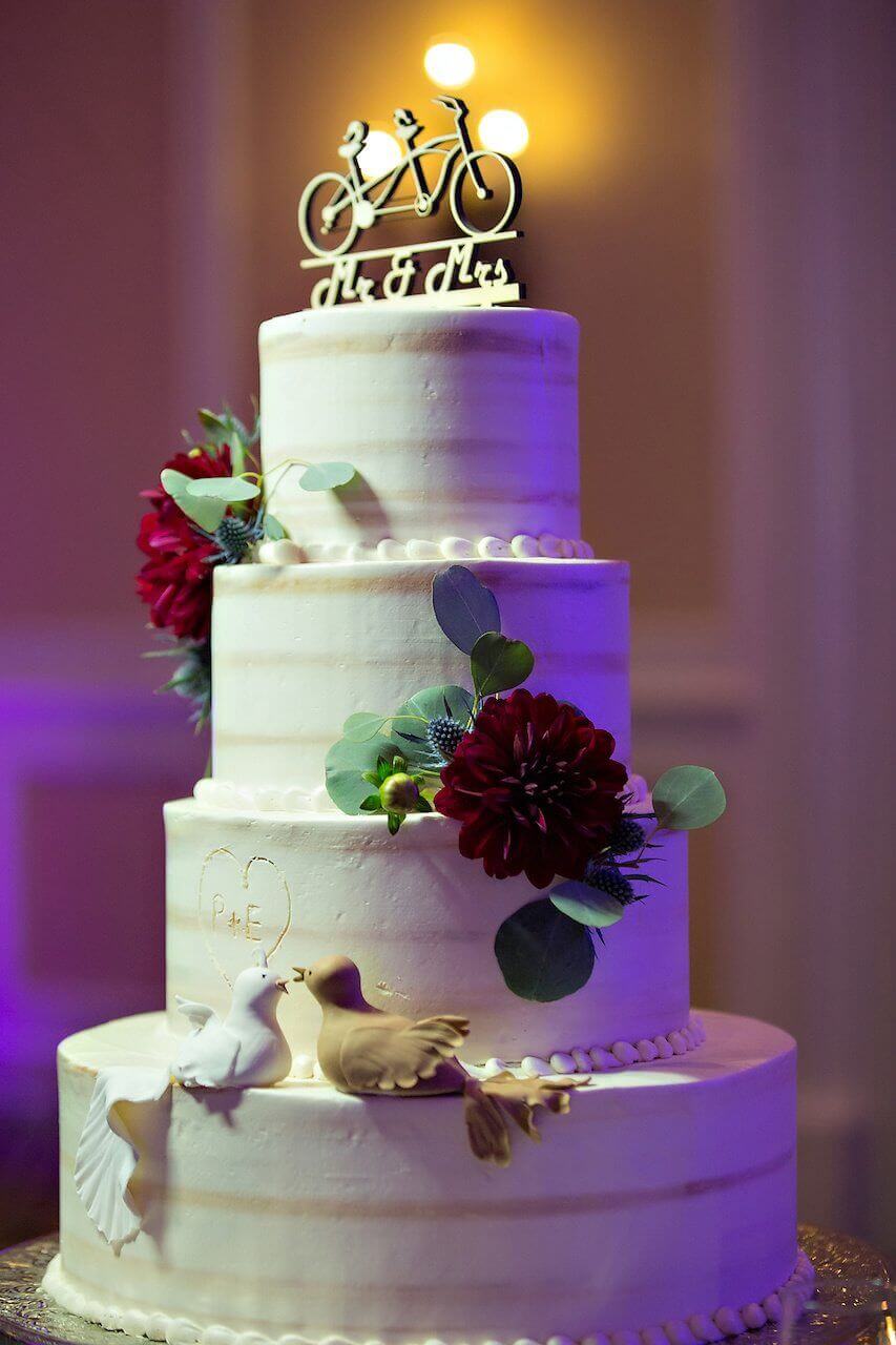 4-tiered wedding cake|styleblueprint.com