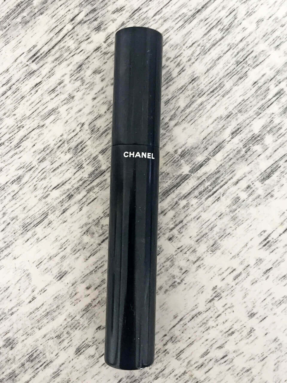 Pump your lashes full of volume with Le Volume de Chanel mascara. 