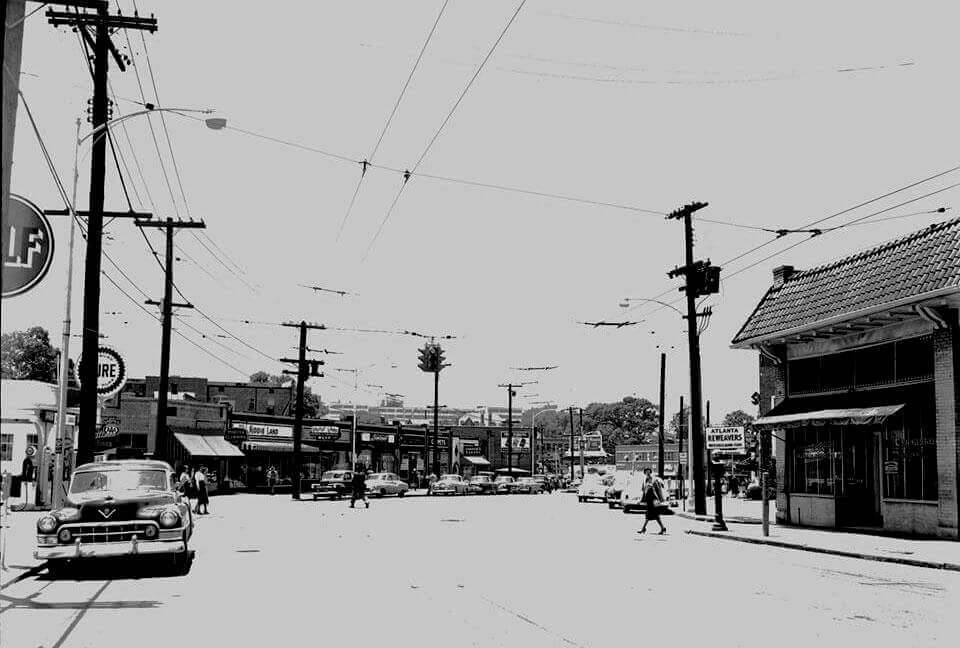 Here's a look at Midtown in 1954, of Peachtree Street toward 12th Street. Things sure have changed in Atlanta, but we can rely on some classic restaurants, whose fantastic food has stood the test of time. Image: <a href="https://www.facebook.com/AtlantaTimeMachine" target="_blank">Atlanta Time Machine</a>