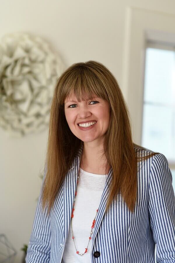Anne Bogel of Modern Mrs. Darcy: FACES of Louisville