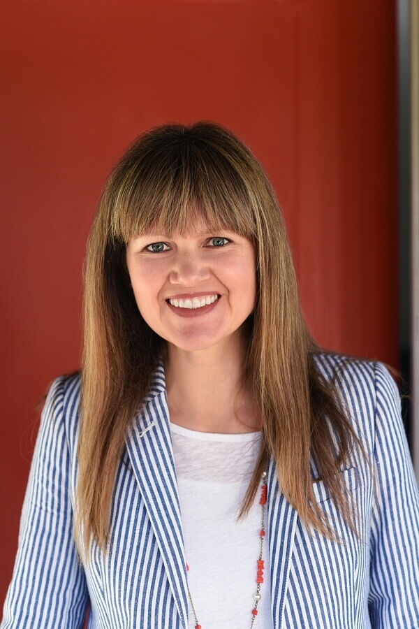 Anne Bogel of Modern Mrs. Darcy: FACES of Louisville
