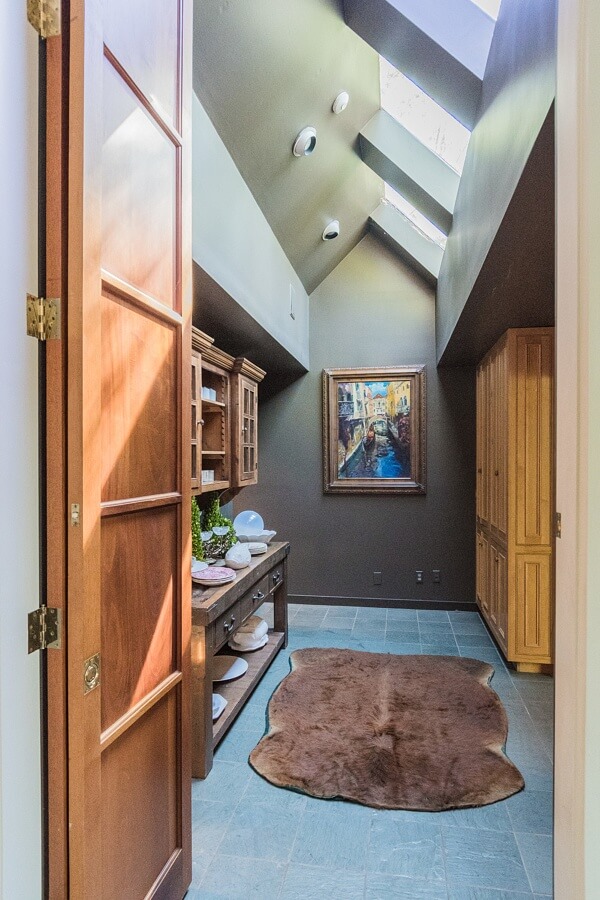 Welcome to this contemporary farmhouse listed by RealtySouth. Welcome to this contemporary farmhouse listed by RealtySouth.