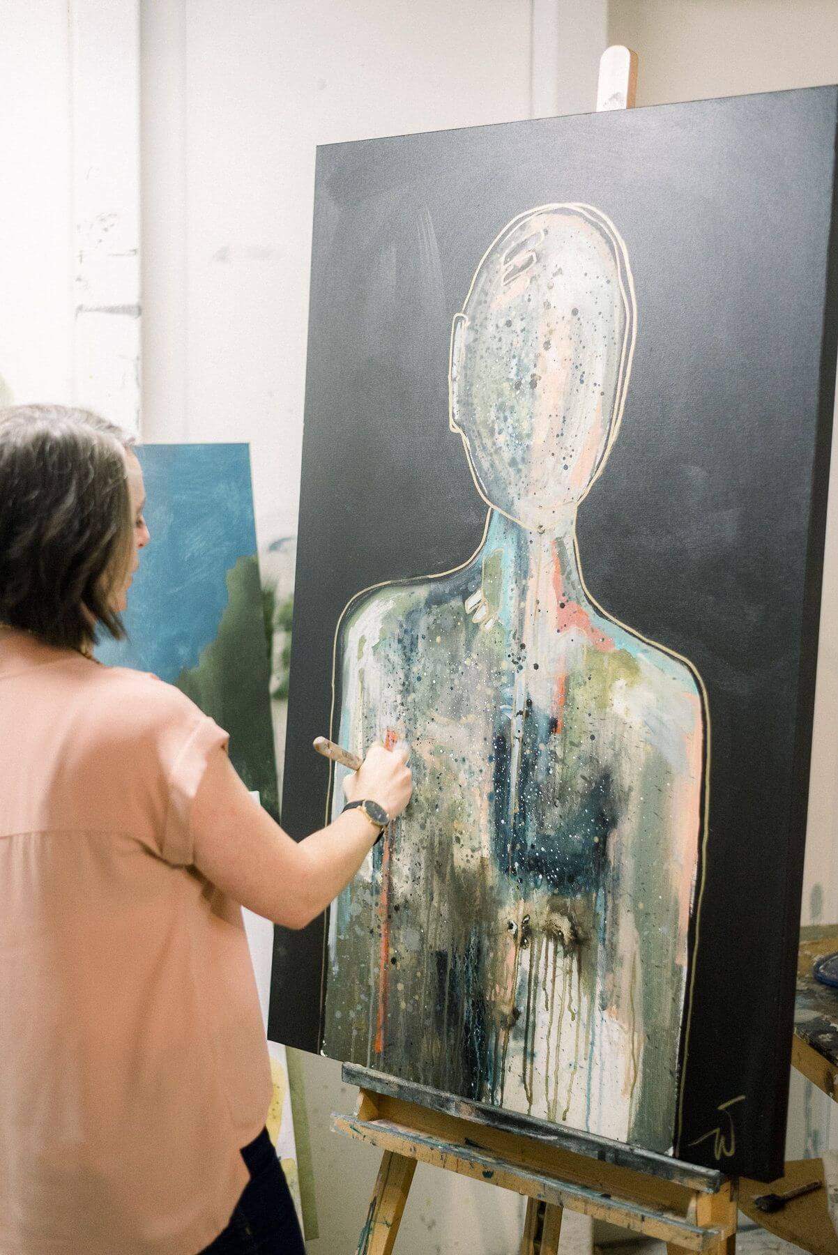 Wellon's art explores the interplay between light and dark. Wellong Bridgers