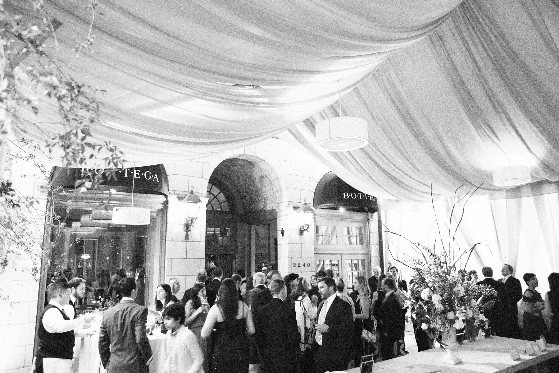 Tents covered the patios of Bottega creating a gorgeous, light-filled canopy.