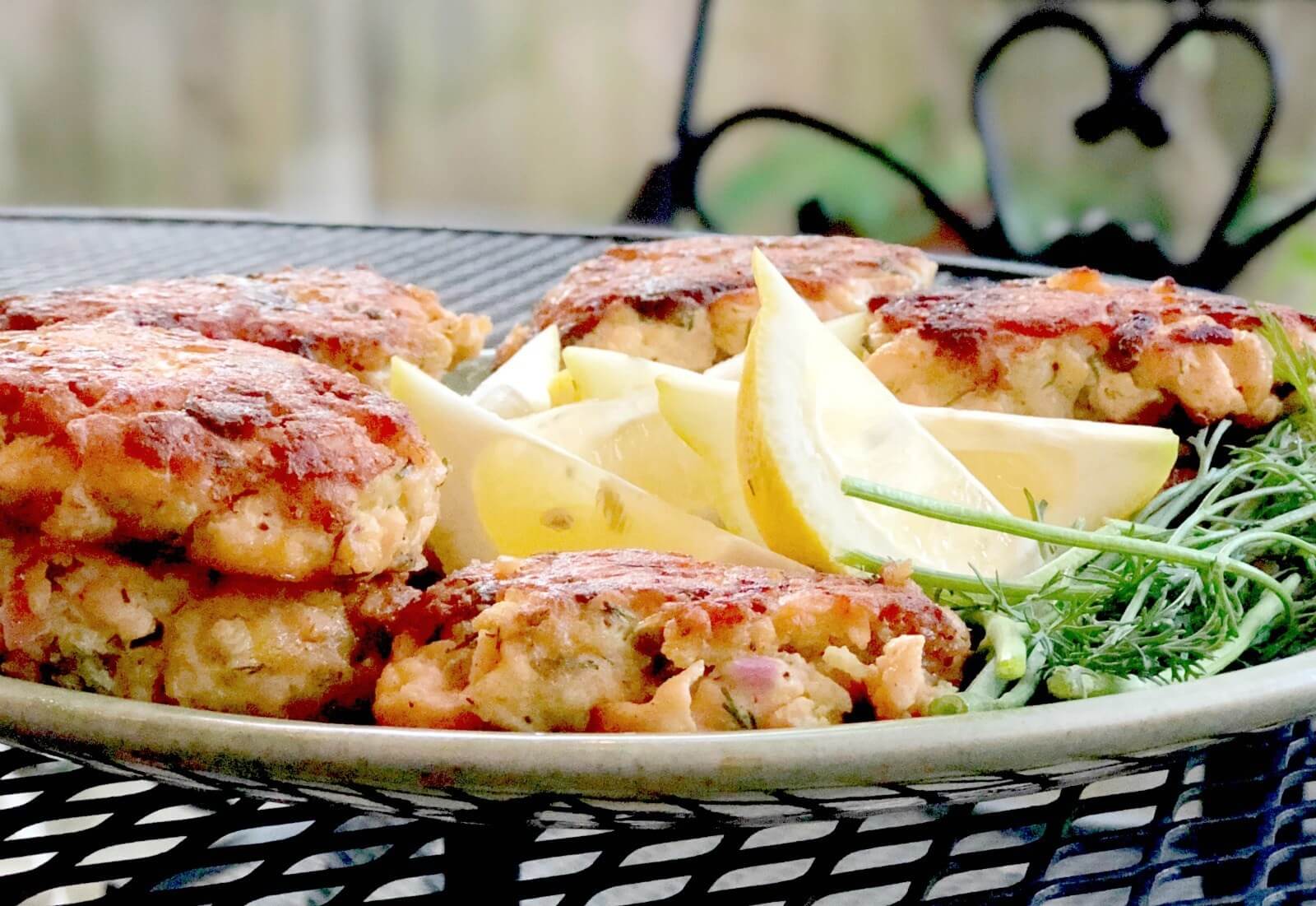 RECIPE: Easy Salmon Burgers — SO Good!
