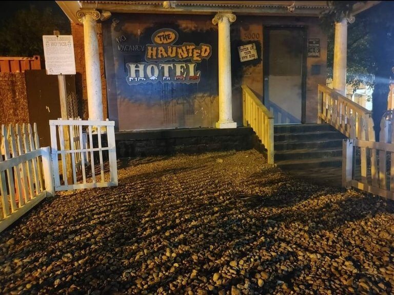 6 Louisville Haunted Houses Guaranteed to Terrify