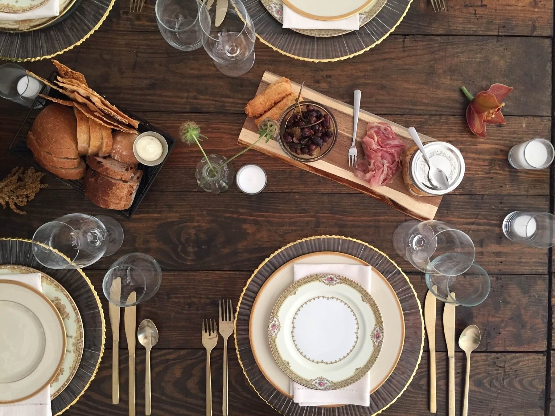 If you envision a rustic-chic setting or something more refined, sharing your vision through photos will help the team at Table 3 perfectly bring your wishes to fruition. If you envision a rustic-chic setting or something more refined, sharing your vision through photos will help the team at Table 3 perfectly bring your wishes to fruition.