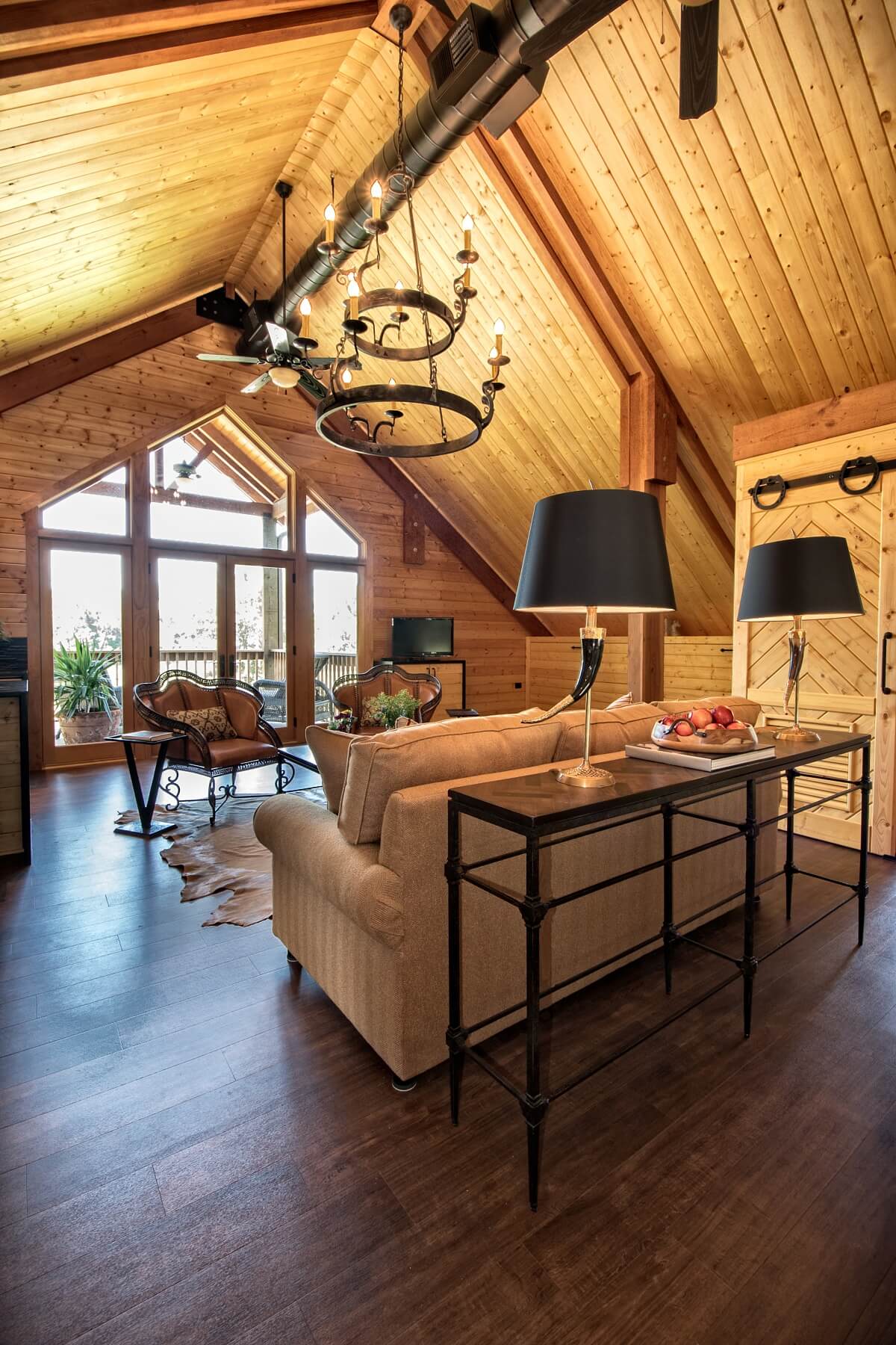 From the woodwork to the large window, this space is so dreamy! 