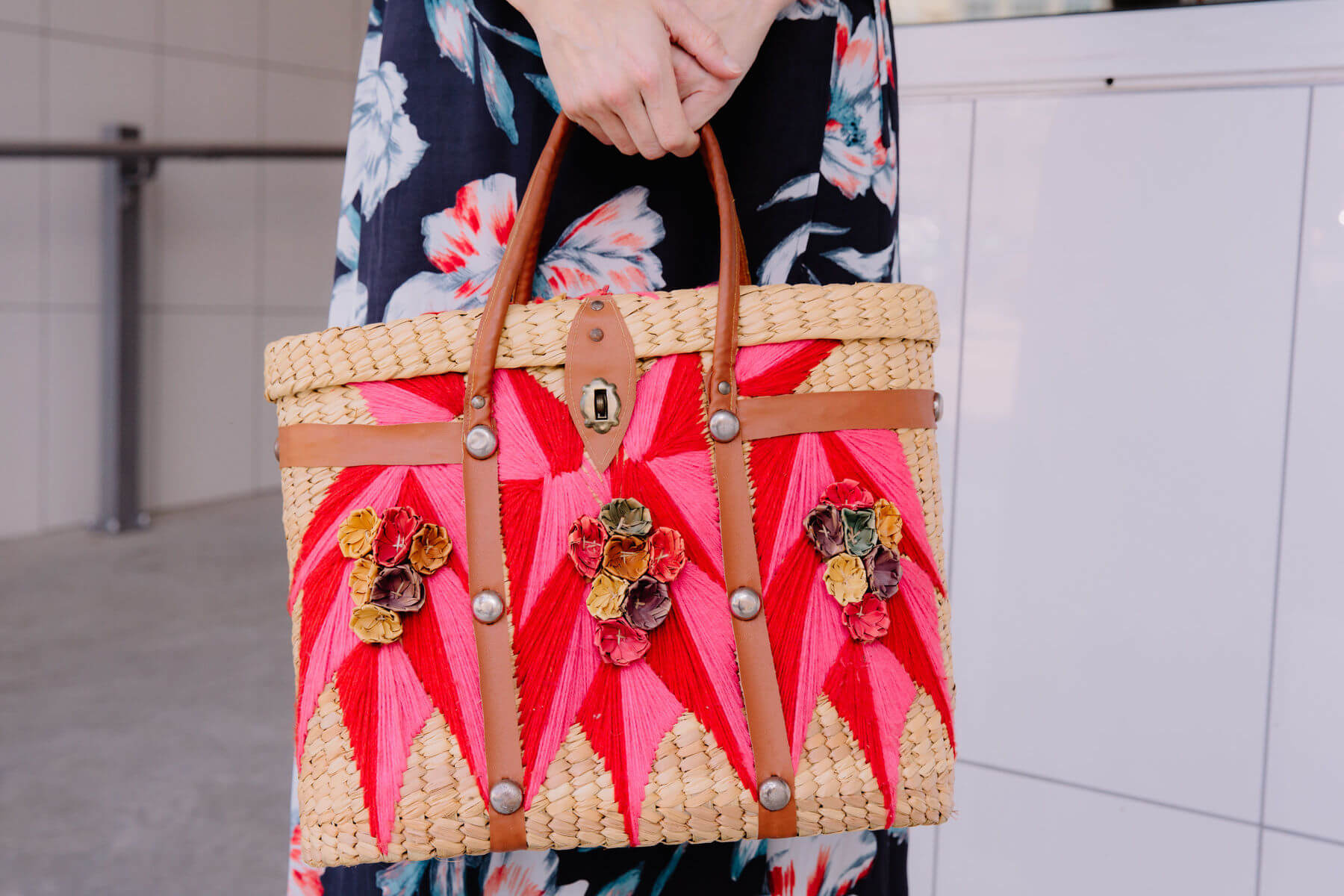 Add a pop of color to your outfit with this fun summer tote! 