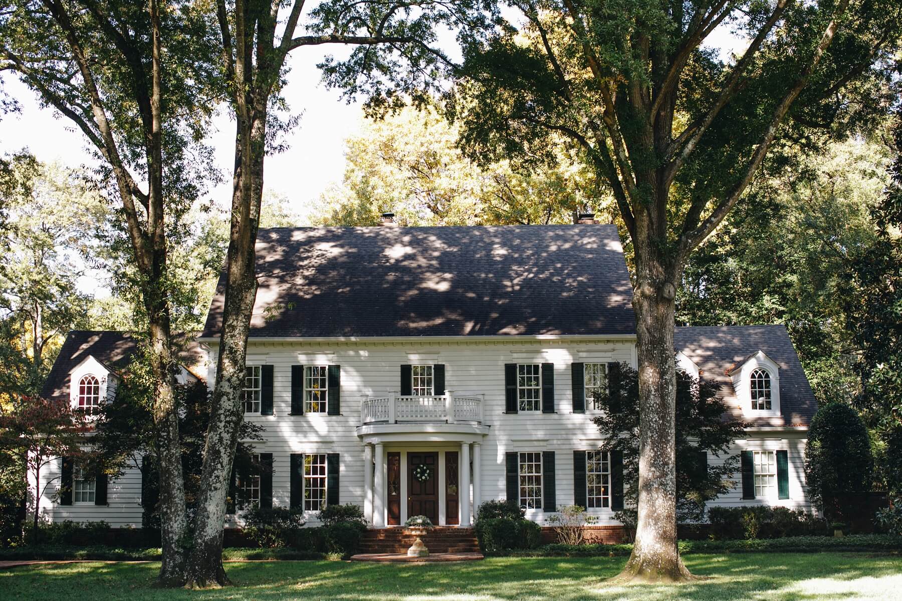 “Father of the Bride is my favorite movie," says Lauren. "I literally never get tired of it, and it always hits home. I’m thrilled to have had so many pictures at my parents’ house to tie together great lifetime memories.” Chic Memphis wedding