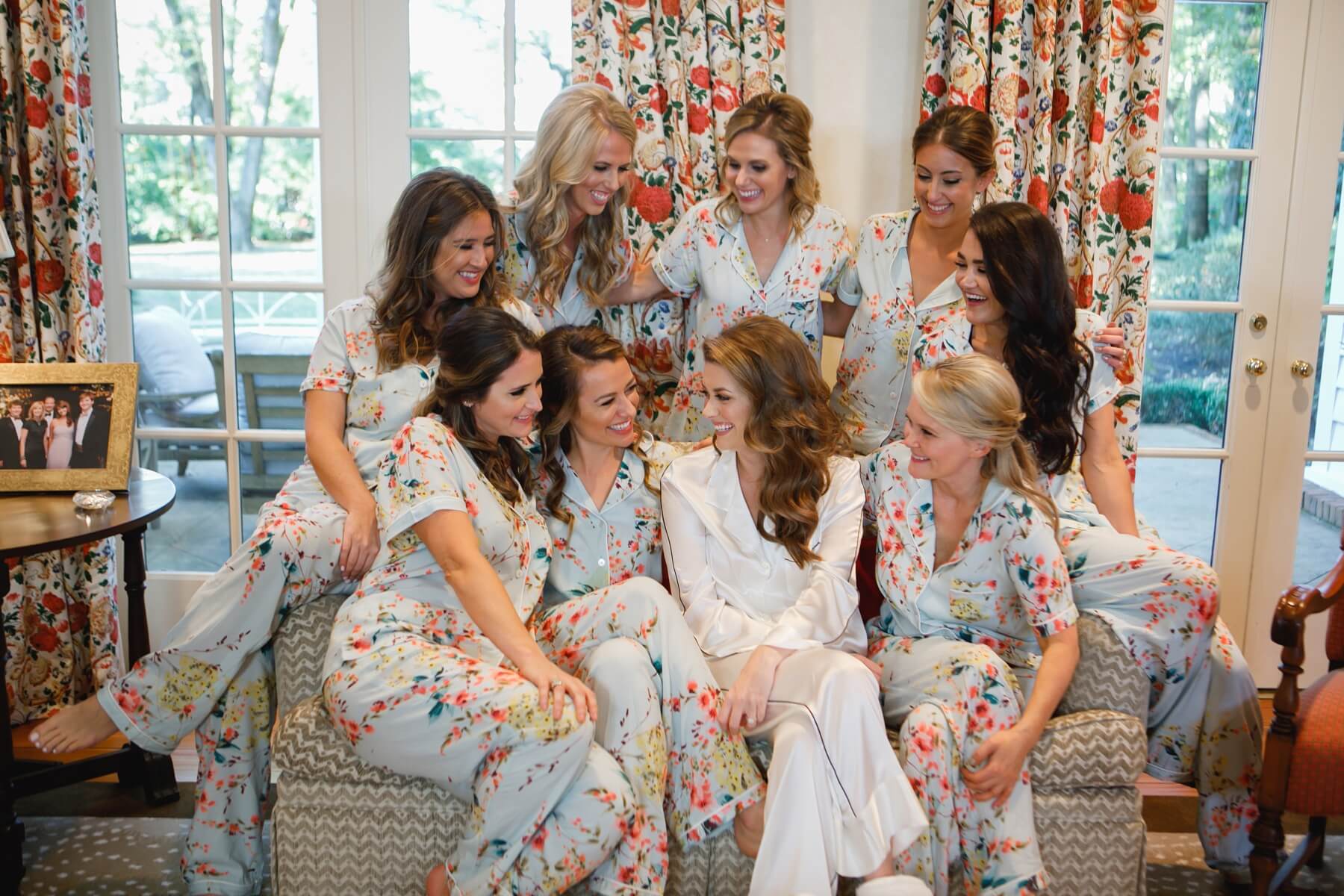 “Getting to take pictures and get ready at my home was pretty spectacular,” says Lauren. “My aunts and cousin hosted a fabulous ‘getting ready’ day for myself and my bridesmaids that I still can’t believe! It was truly the nicest day I’ve ever had, and they made it so special. It was complete with every kind of delicious brunch fare: a cheese pyramid, cake, mimosas, and rejuvenation shots juice bar.” chic Memphis wedding