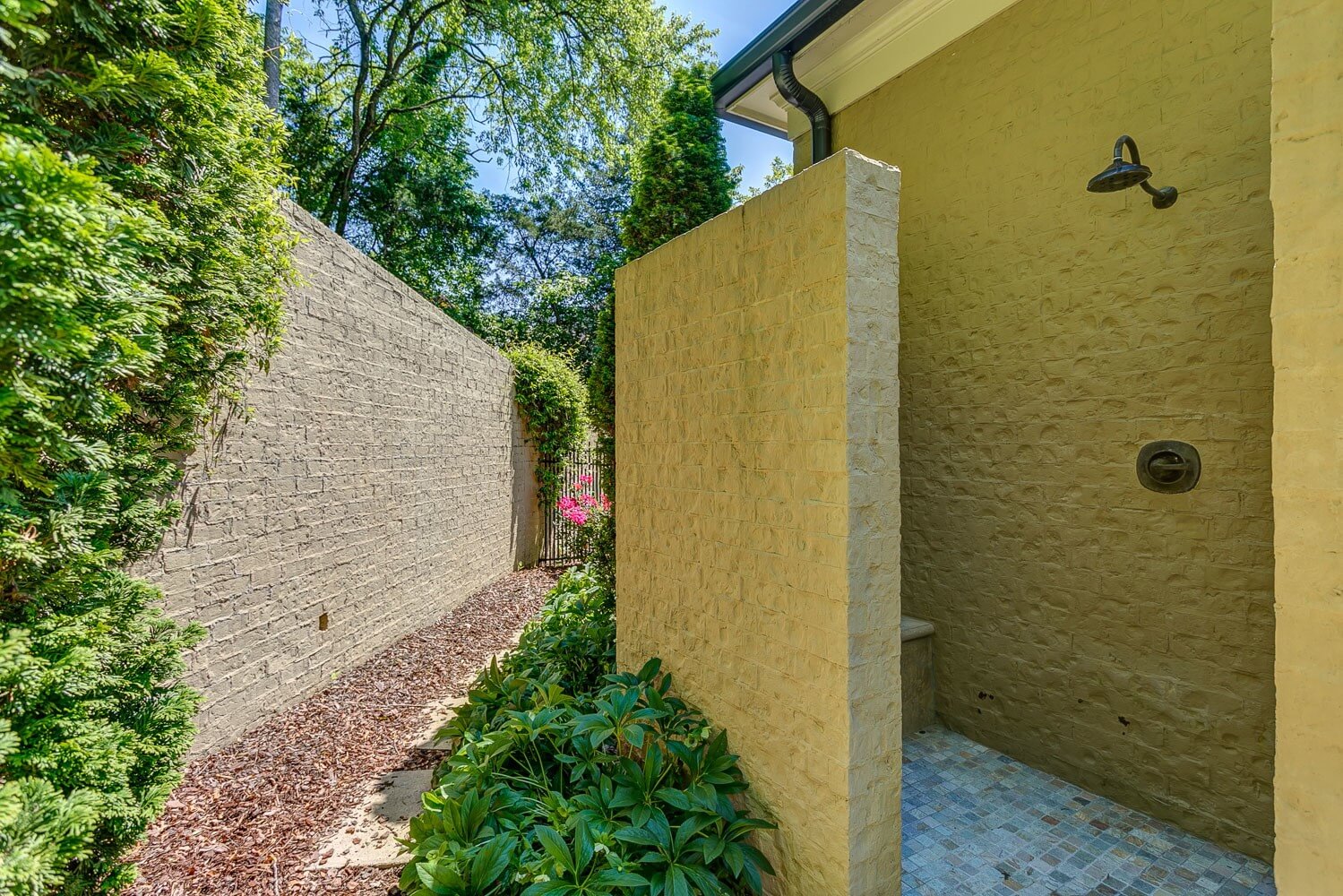 Whispering Hills 