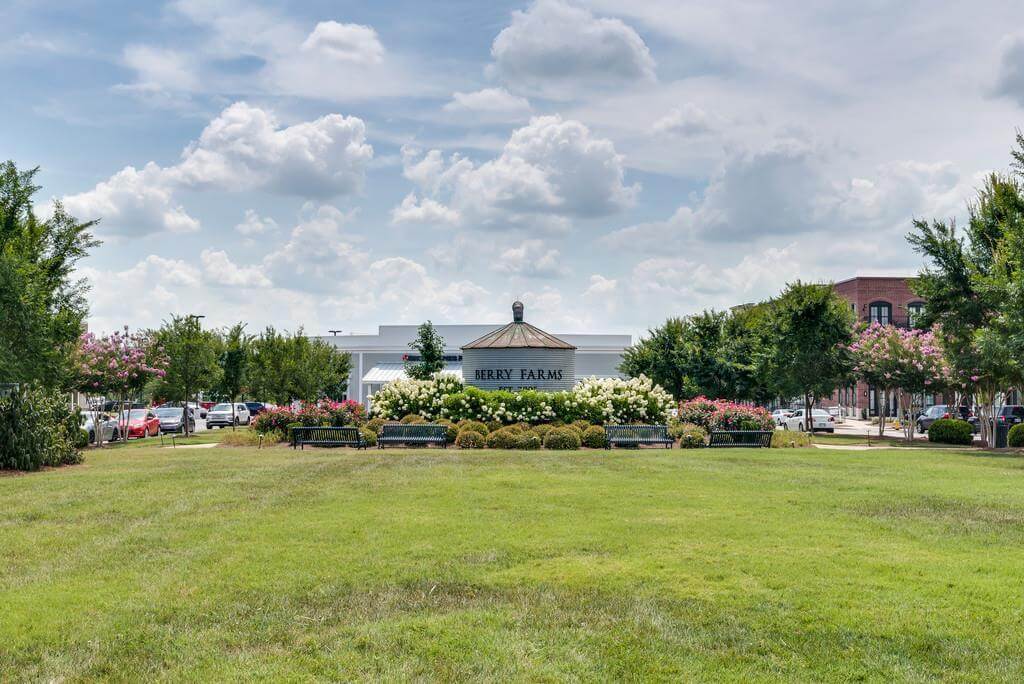 Franklin Neighborhoods — Berry Farms