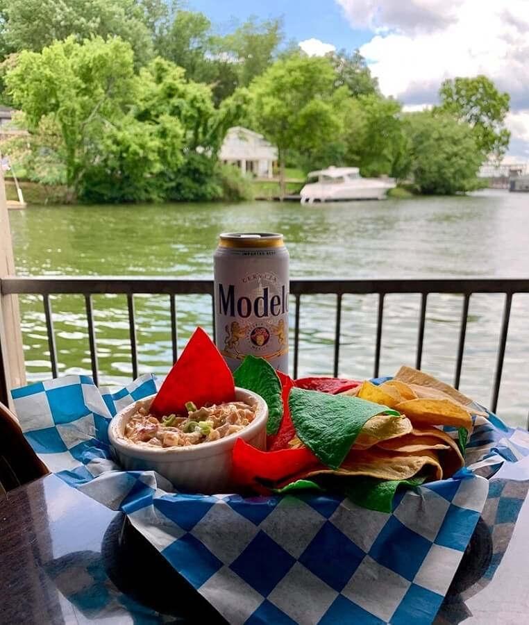 waterfront restaurant nashville