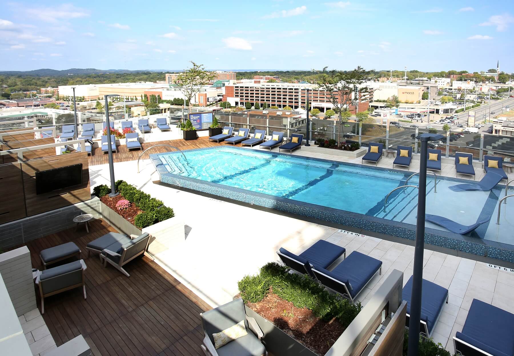 Swimming pool at Vertis