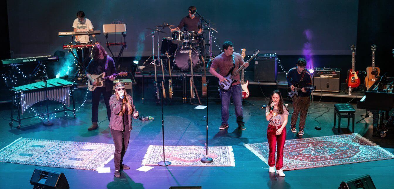 ensworth students on stage