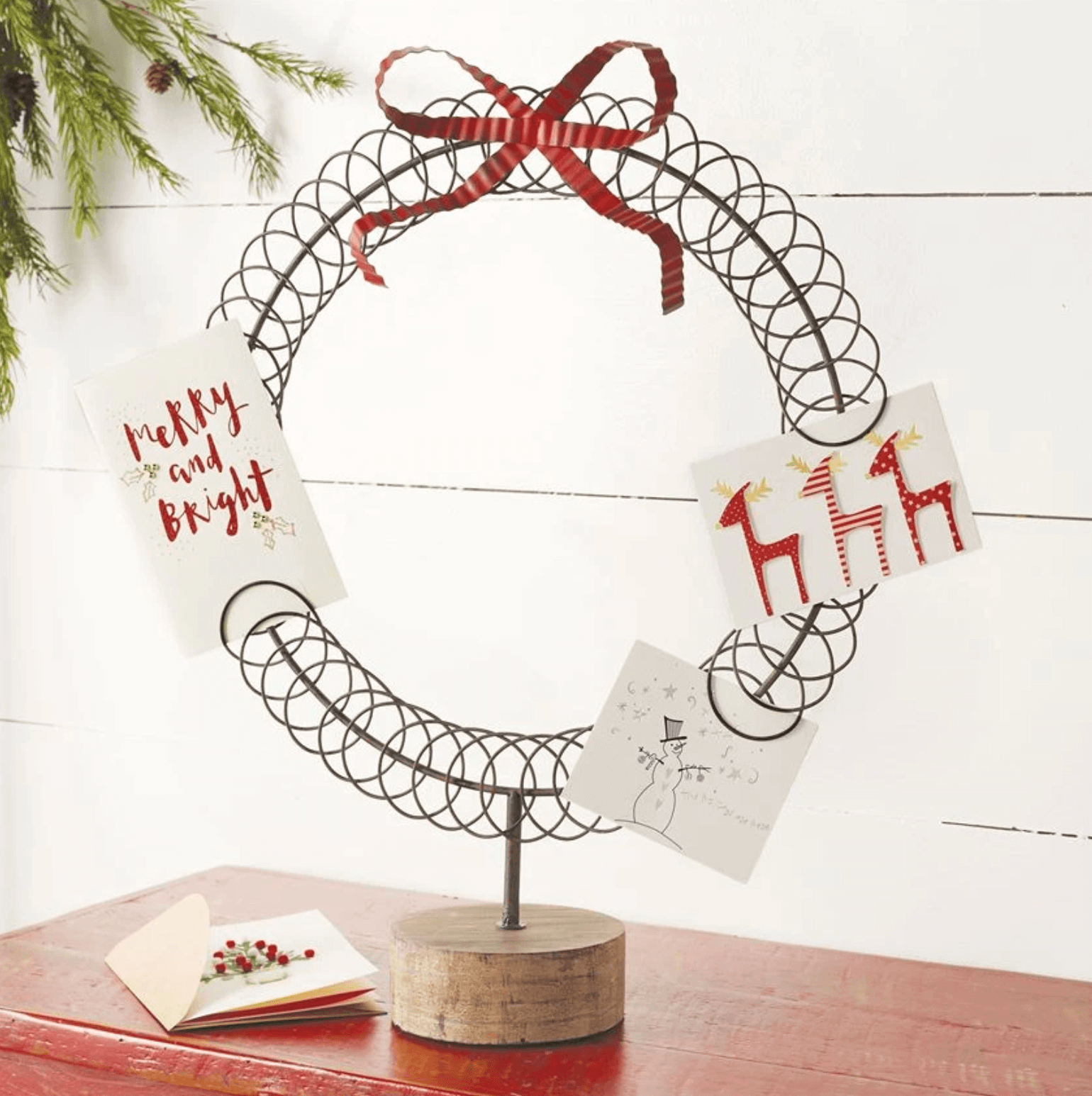 Metal wreath card holder, $48, from Wrapsody | Image: Wrapsody Birmingham holiday gift guide: Metal wreath card holder from Wrapsody