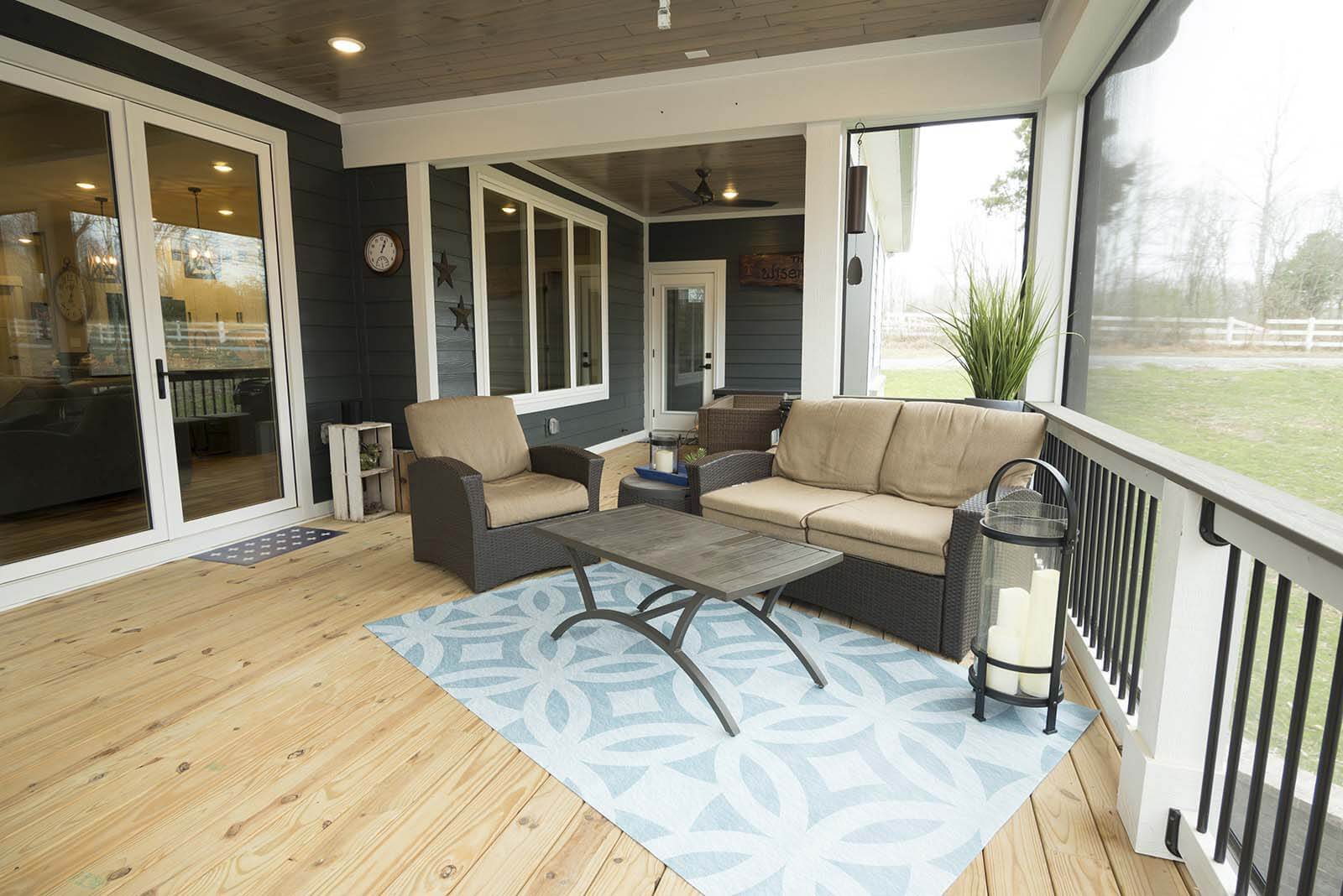 Dwell and Good floor accessory — outdoor rug