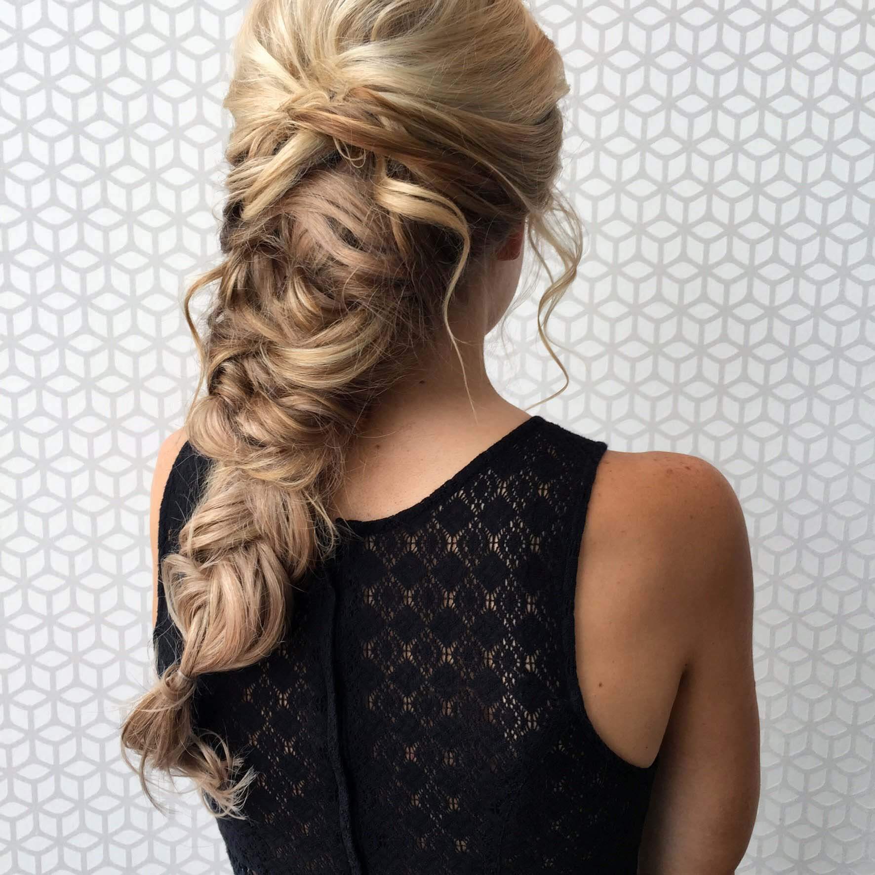 Loose romantic braid for wedding trends in 2020