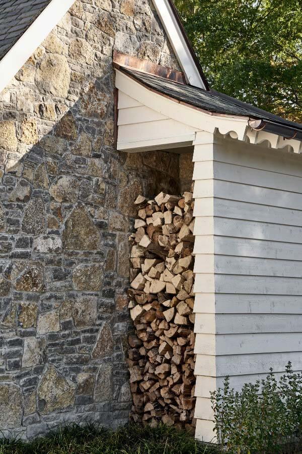 This built-in niche for firewood is one of many unique architectural design elements that Pfeffer Torode created to keep clutter to a minimum. Exterior firewood niche at Tyne Blvd house