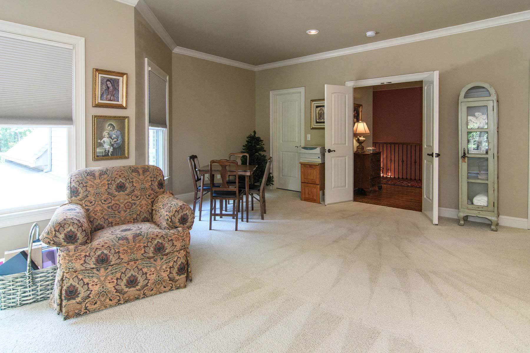65 201907011102198467861724 Shades Crest Road