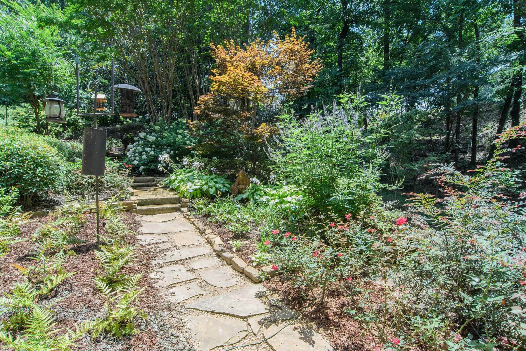 87 201907011102466340971724 Shades Crest Road scaled