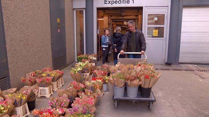 Bloemen voor het Catharina ziekenhuis 696x391 1