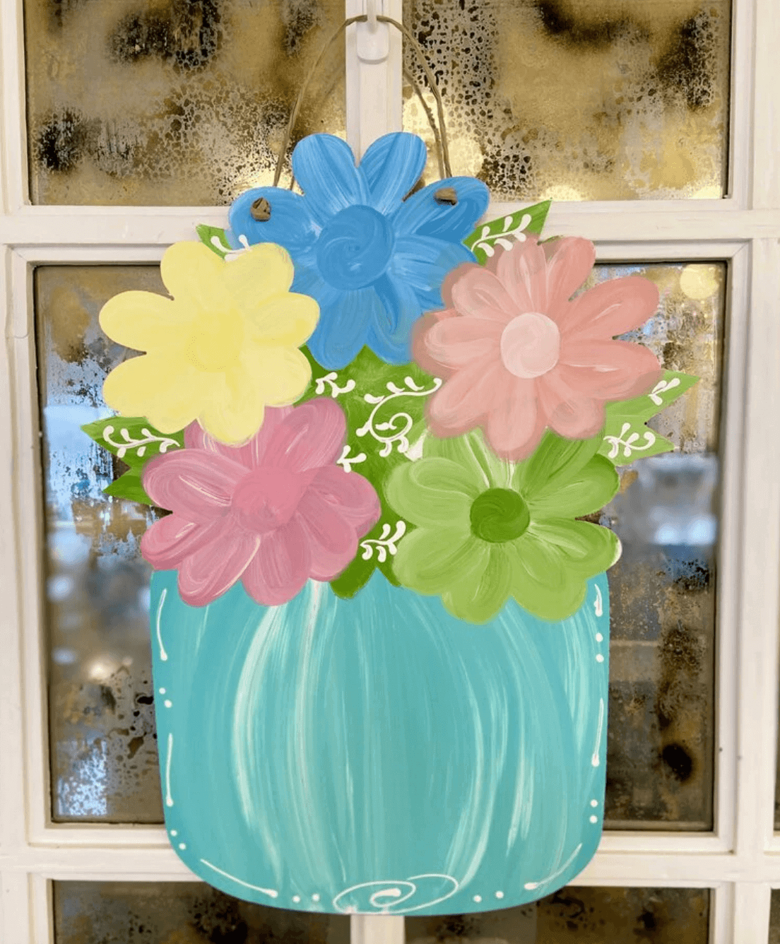 Door hanger, $40, from The Mercantile by Miller | Image: The Mercantile by Miller Birmingham FINDS March: Floral door hanger from The Mercantile by Miller