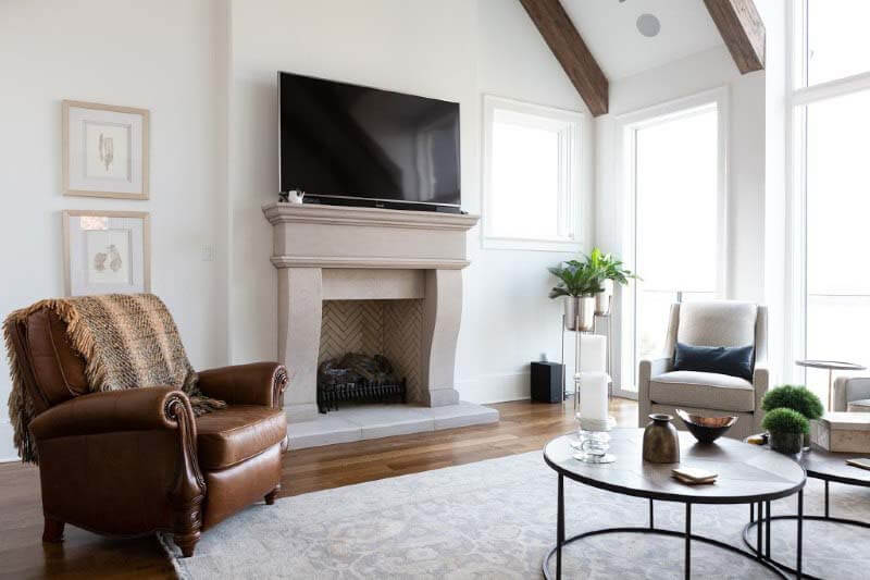 Whit living room area in Memphis home