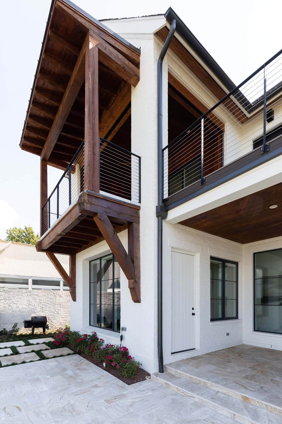 Exterior patio of South Bluffs home