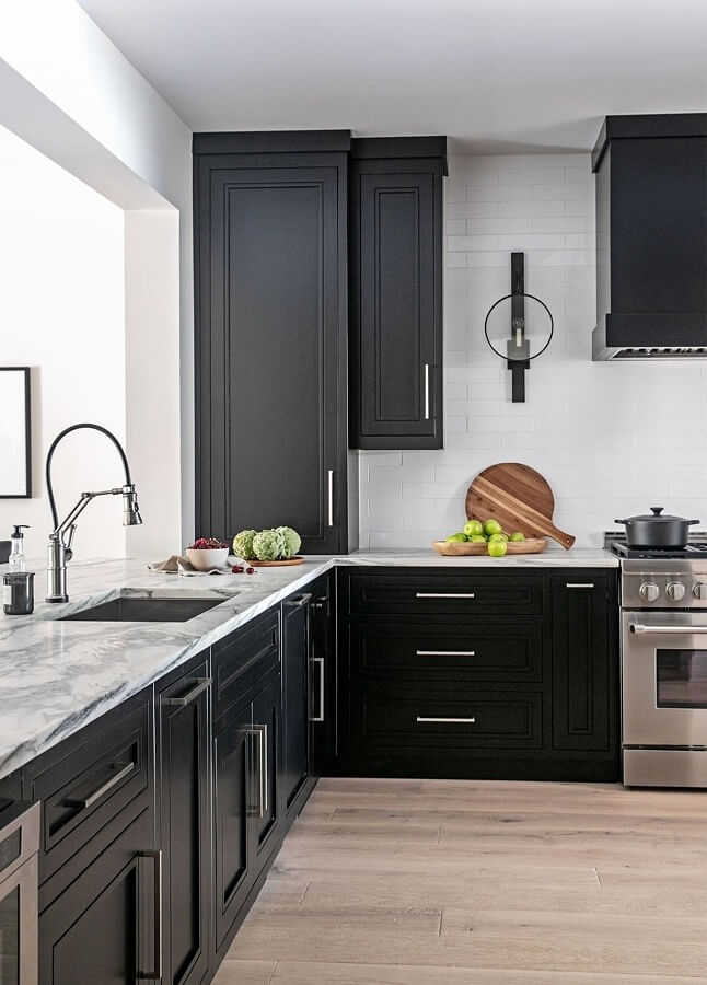 For a Stylish Kitchen: Don't Forget the Accessories