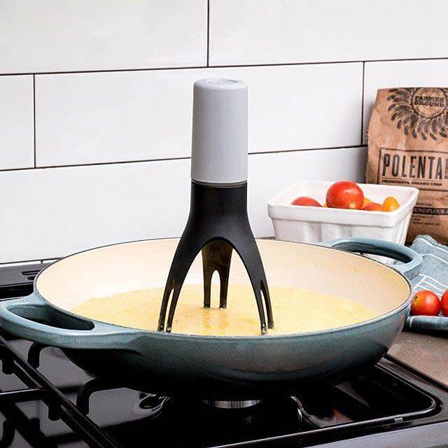 Automatic pan stirrer
