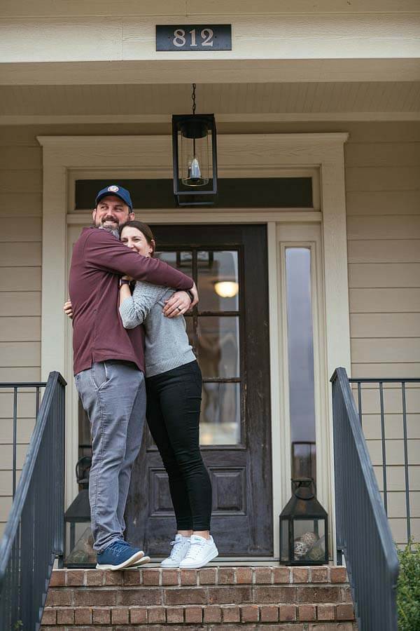Hugs on the porch. Image: Tausha Dickinson
