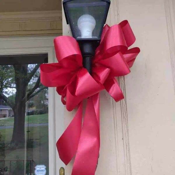red bow