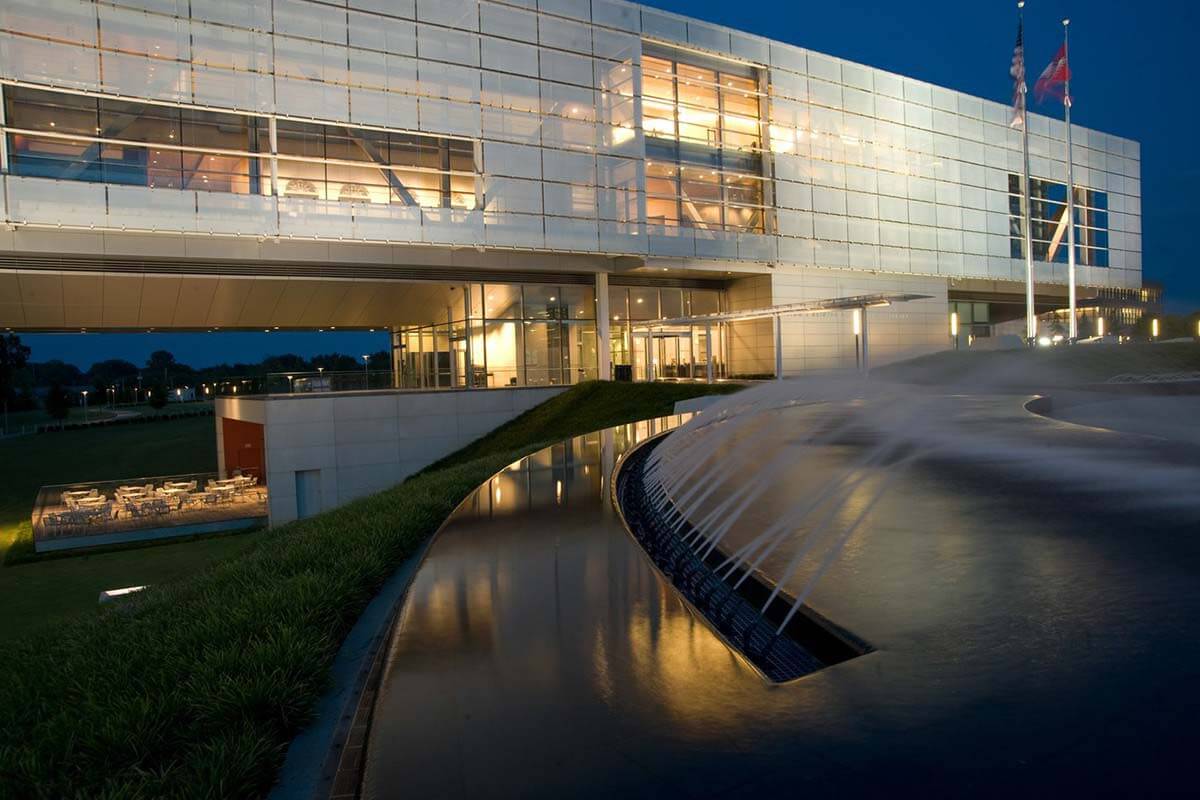 The Clinton Presidential Center is home to exact replicas of the White House’s Oval Office and Cabinet Room. Clinton Presidential Center in Little Rock, AR
