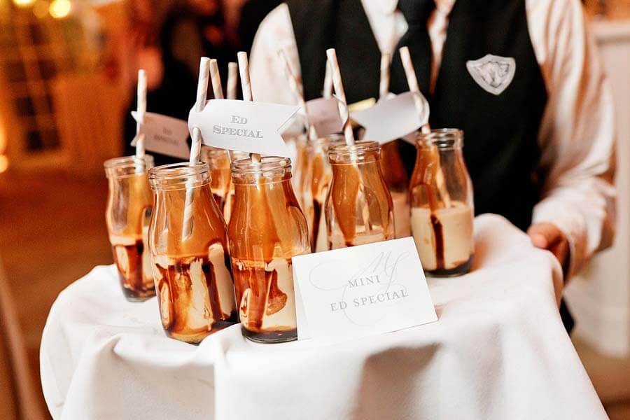 The Ed Mini Bushwhackers at a winter wonderland wedding | Photographer: Kristyn Hogan