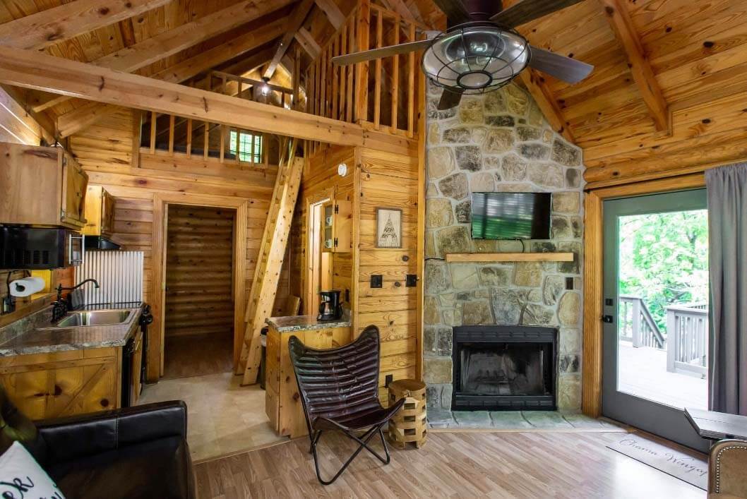 Little arrow cabin