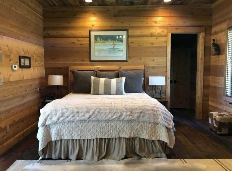 Honeywood Valley guest room