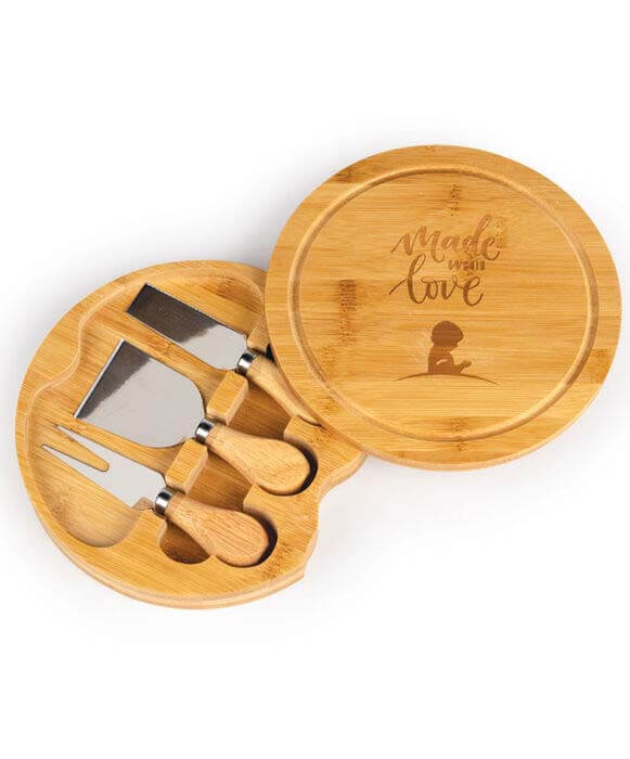 Cheeseboard and serving tools, $24, at St. Jude Gift Shop | Image: St. Jude Cheeseboard and serving tools at St. Jude Gift Shop