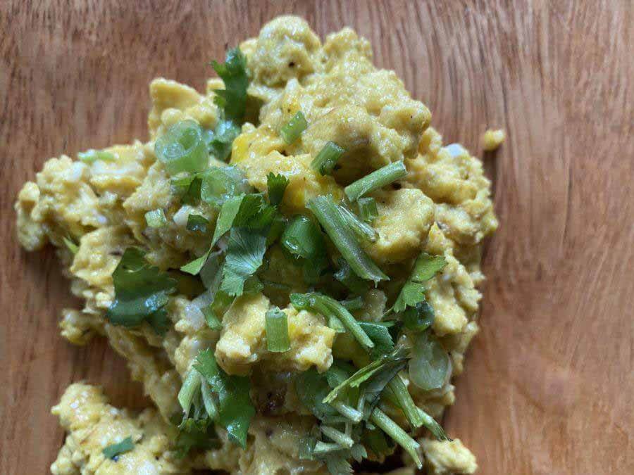 Cauliflower scrambled eggs