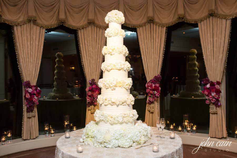 Cake for Valentine's Day wedding
